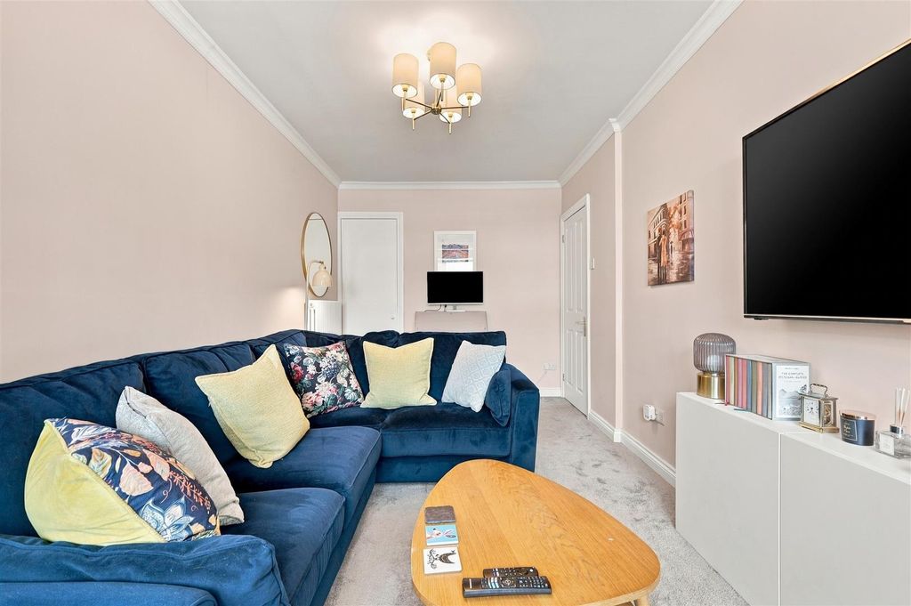 Property photo 2 of 21 2