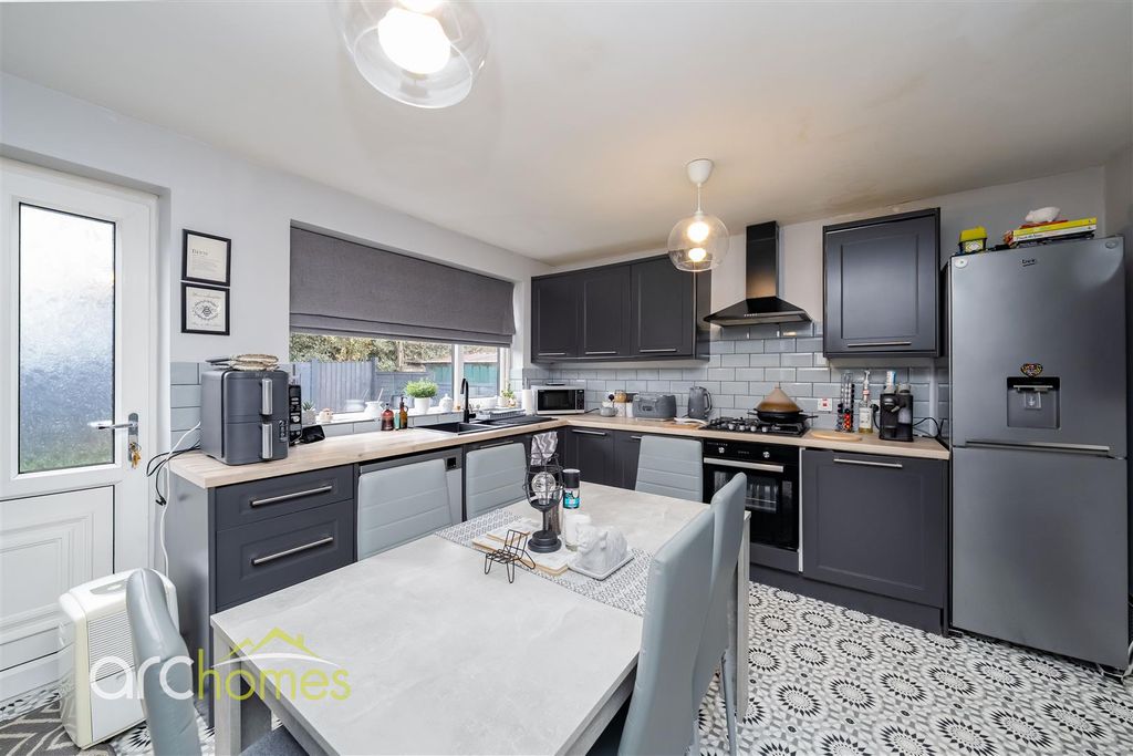 Property photo 3 of 27 Yewtree-9.Jpg