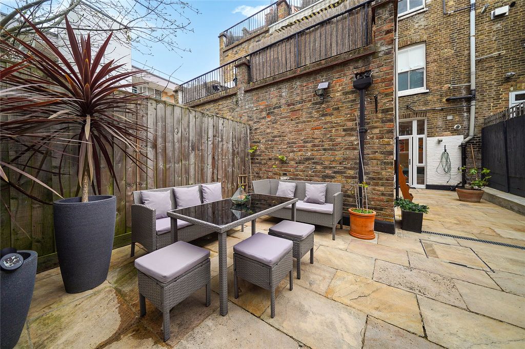 Property photo 2 of 18 Picture No. 19