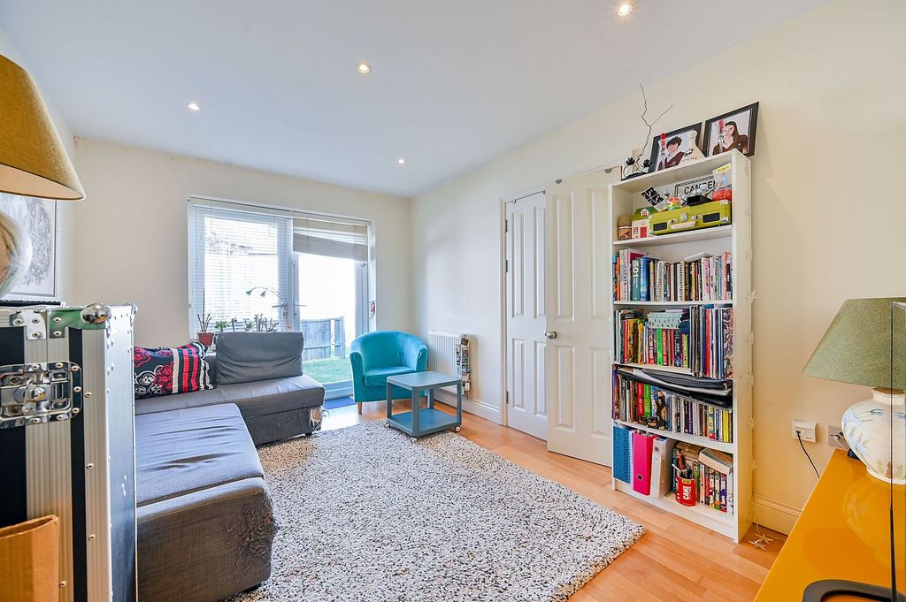 Property photo 2 of 10