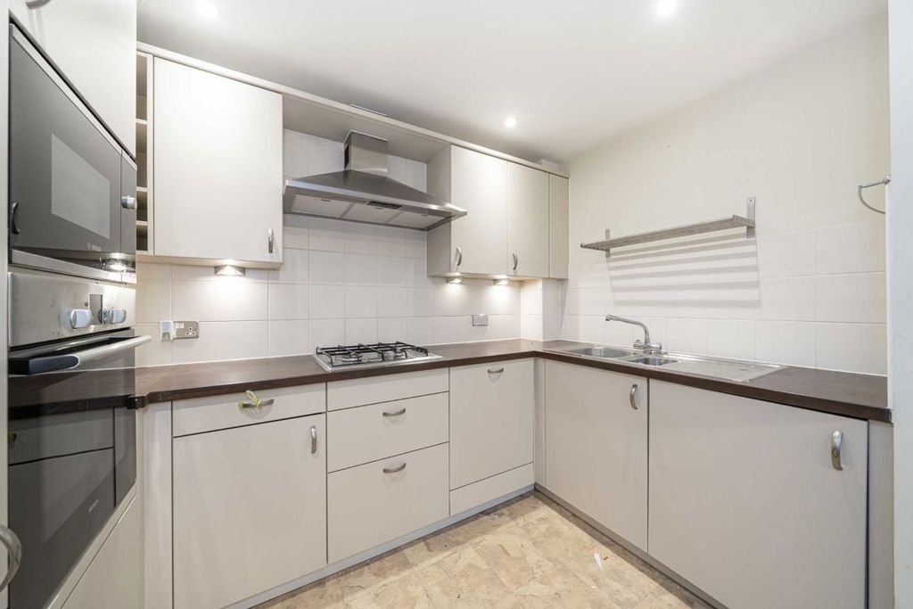 Property photo 3 of 5