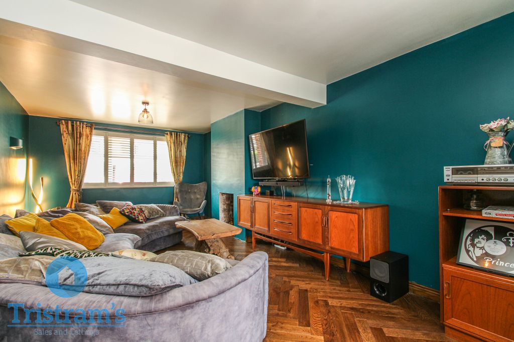 Property photo 3 of 41