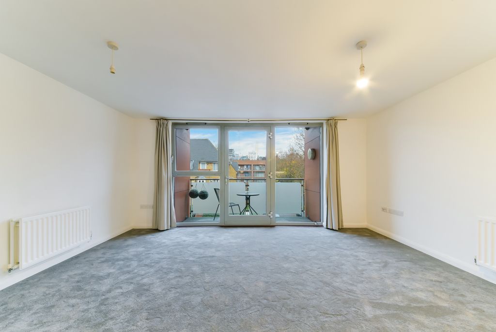 Property photo 2 of 8