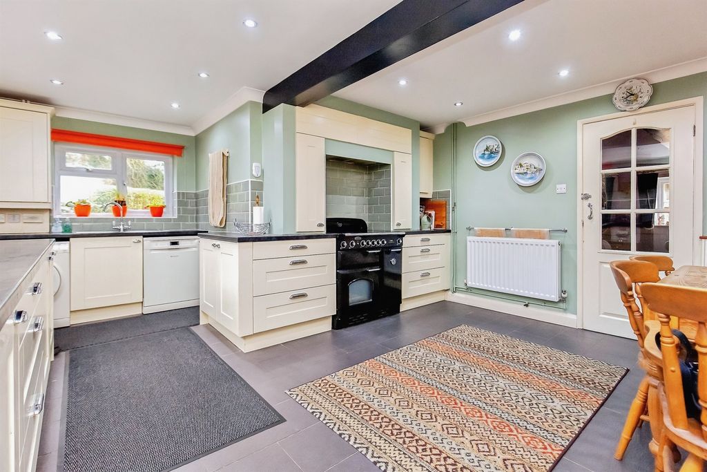 Property photo 3 of 26