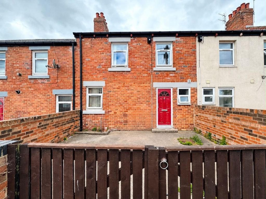 Property photo 1 of 9 d988A14c-852E-47Bc-80c4-c3101520251c