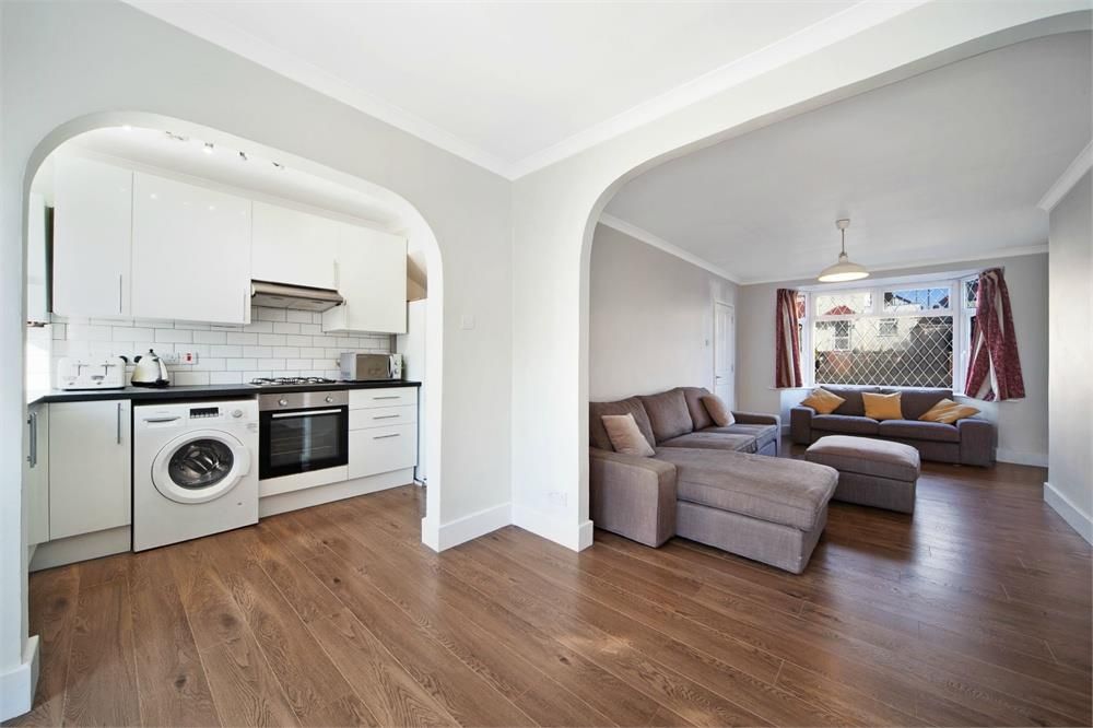 Property photo 2 of 11 7