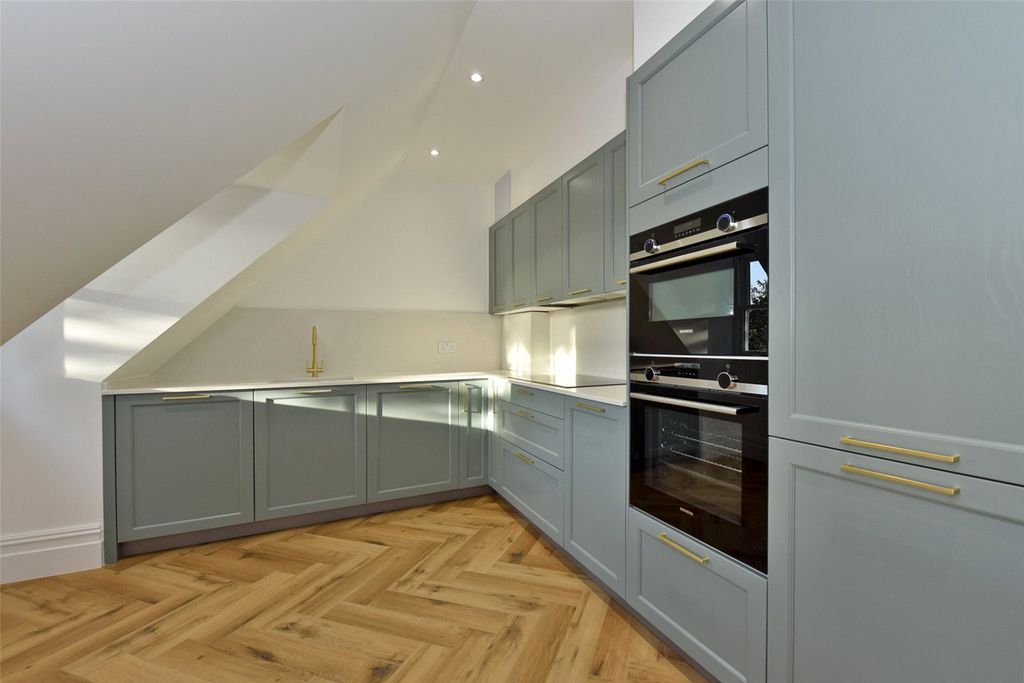 Property photo 2 of 9 Kitchen