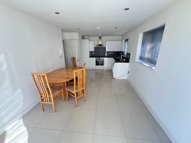 Property photo 2 of 7 Images