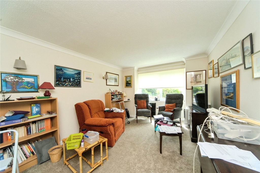 Property photo 2 of 10 Lounge