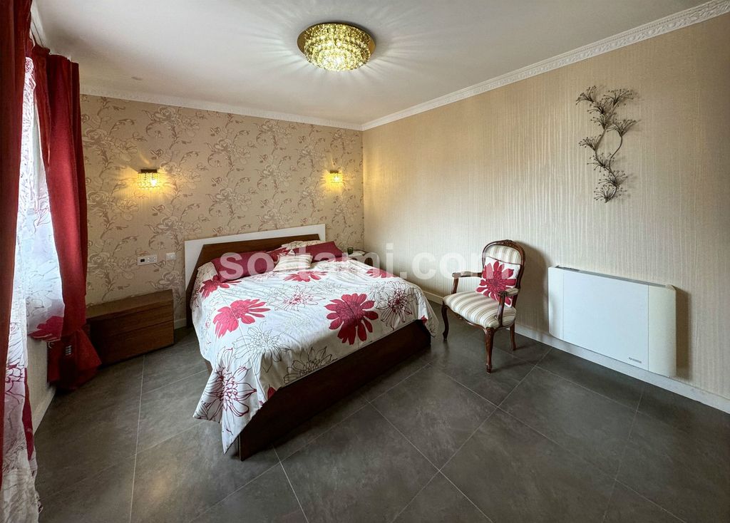 Property photo 3 of 28