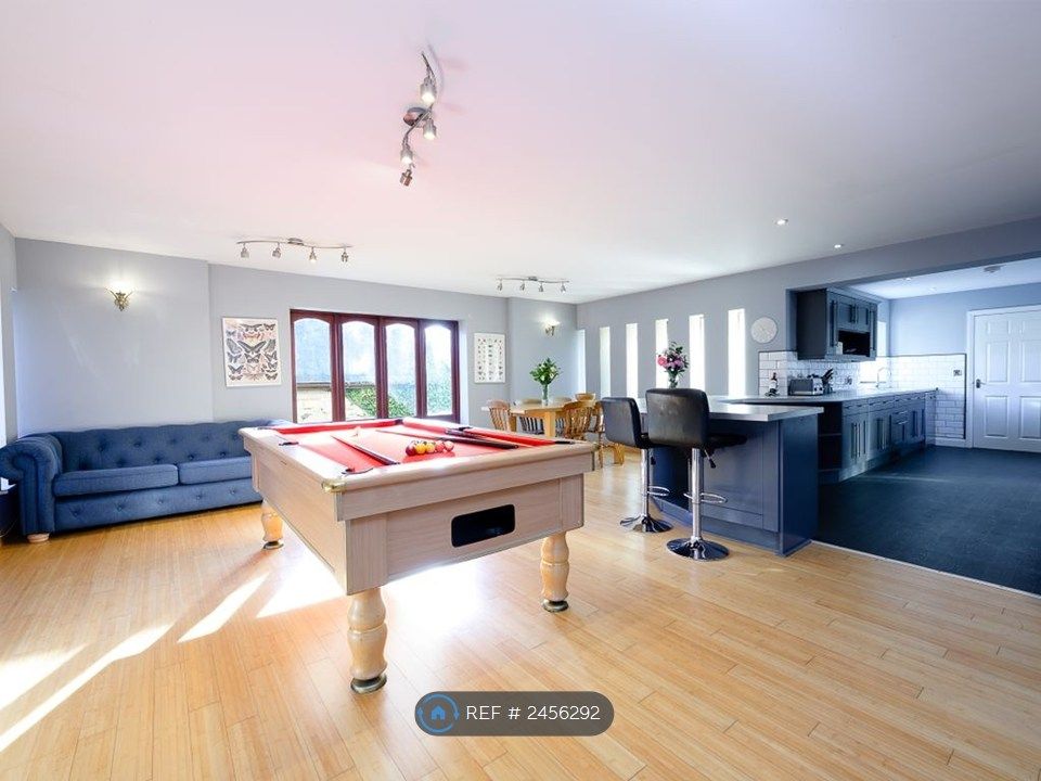 Property photo 3 of 28