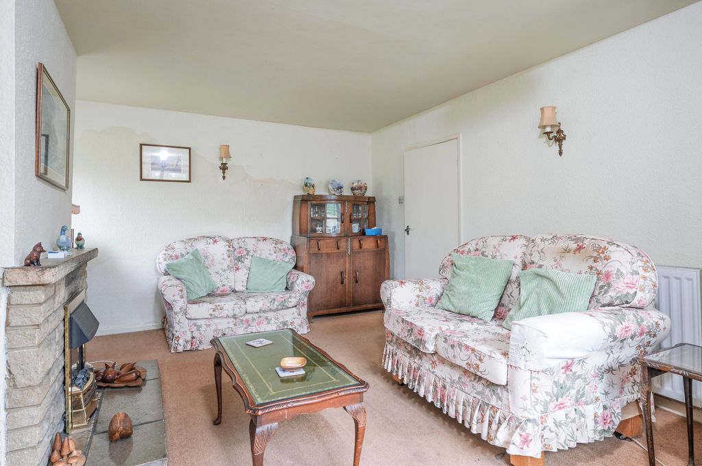 Property photo 3 of 10 Living Room