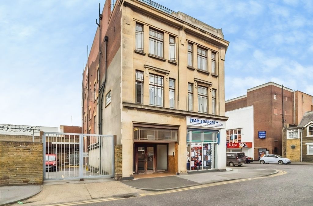 Property photo 1 of 5 2B24804E-Green 20...