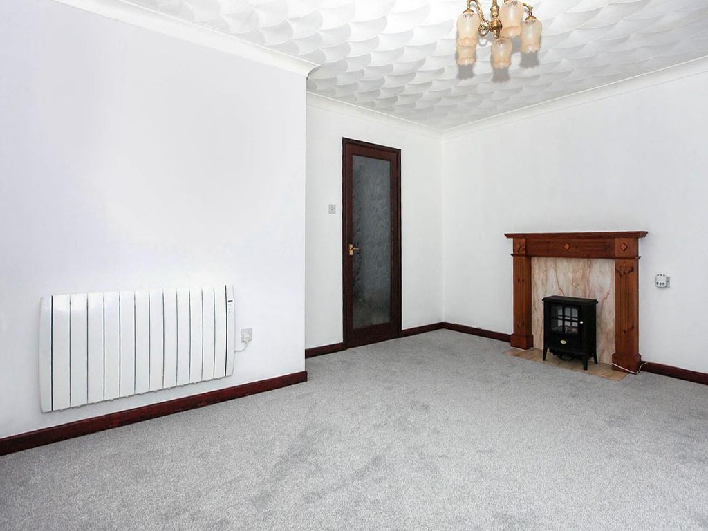 Property photo 2 of 5 Living Room