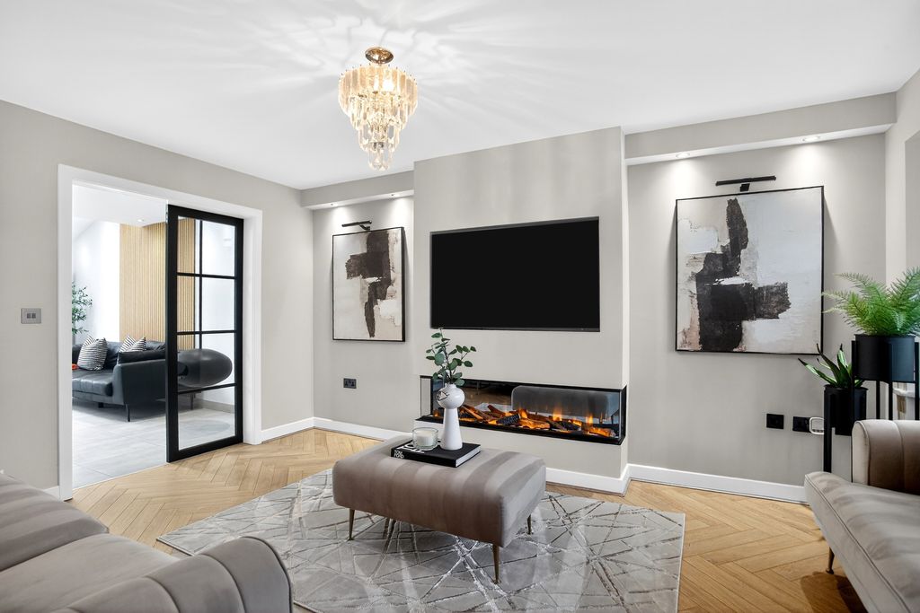 Property photo 2 of 30