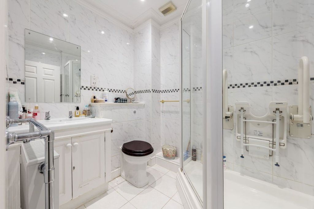 Additional image 6 of 3 bed flat to rentThe Coach House, Tonbridge, Kent TN11