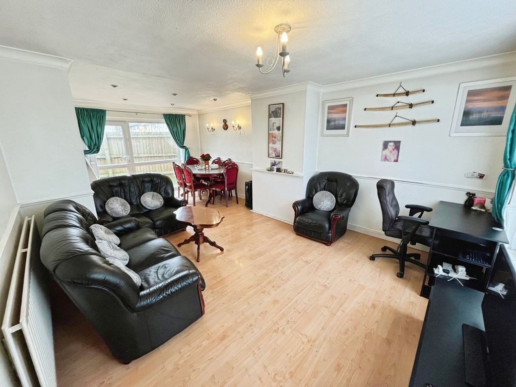 Property photo 3 of 14 Lounge/Diner