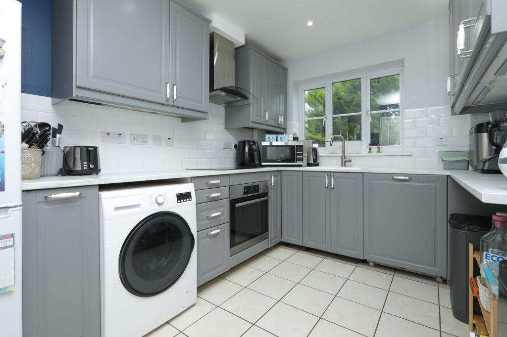 Property photo 3 of 14 Picture 3