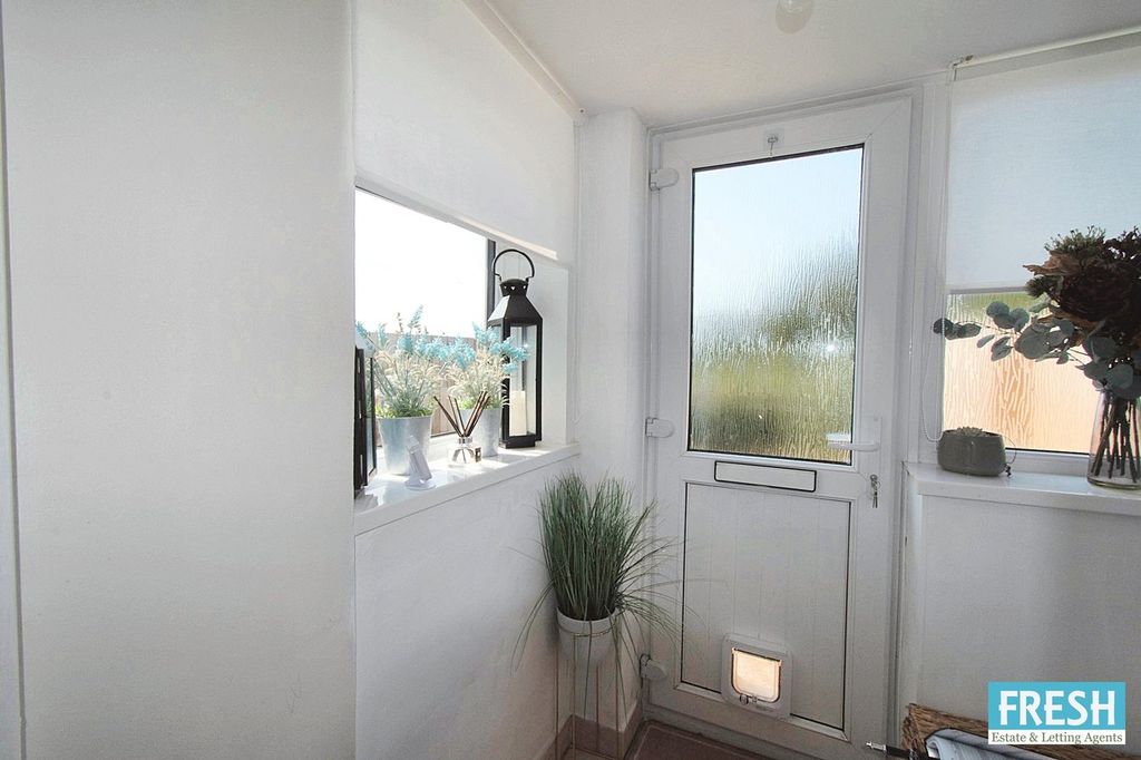 Property photo 2 of 25