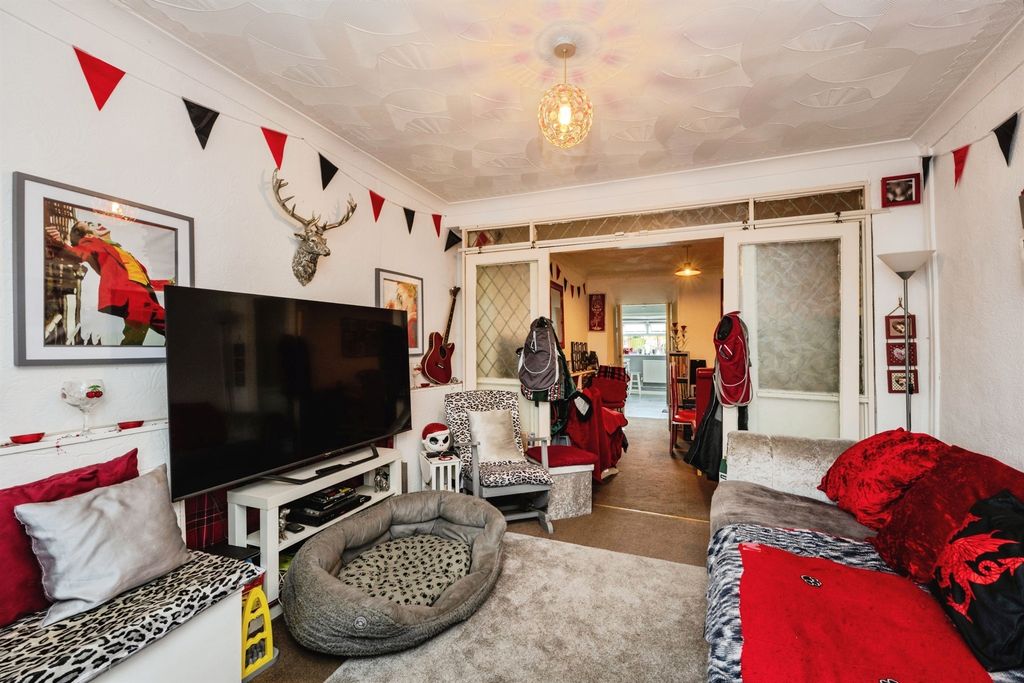 Property photo 3 of 15