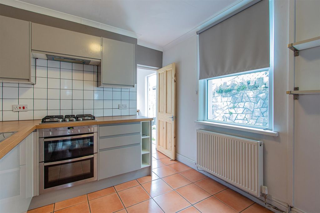 Property photo 3 of 14 Glamorgan Street 53-7.Jpg