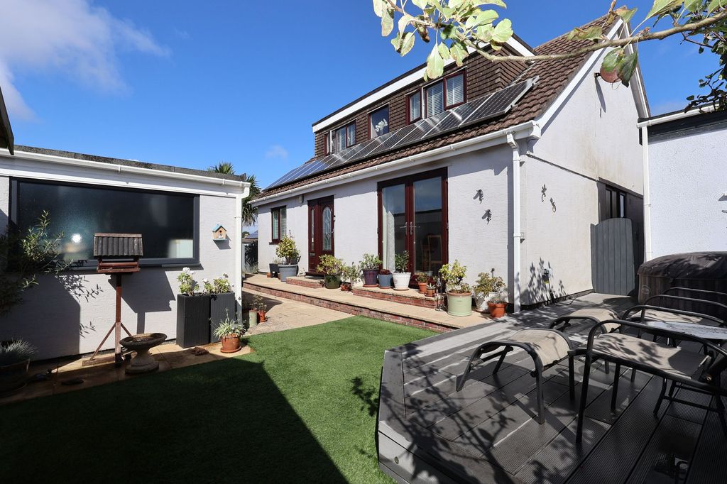 Property photo 1 of 32 External