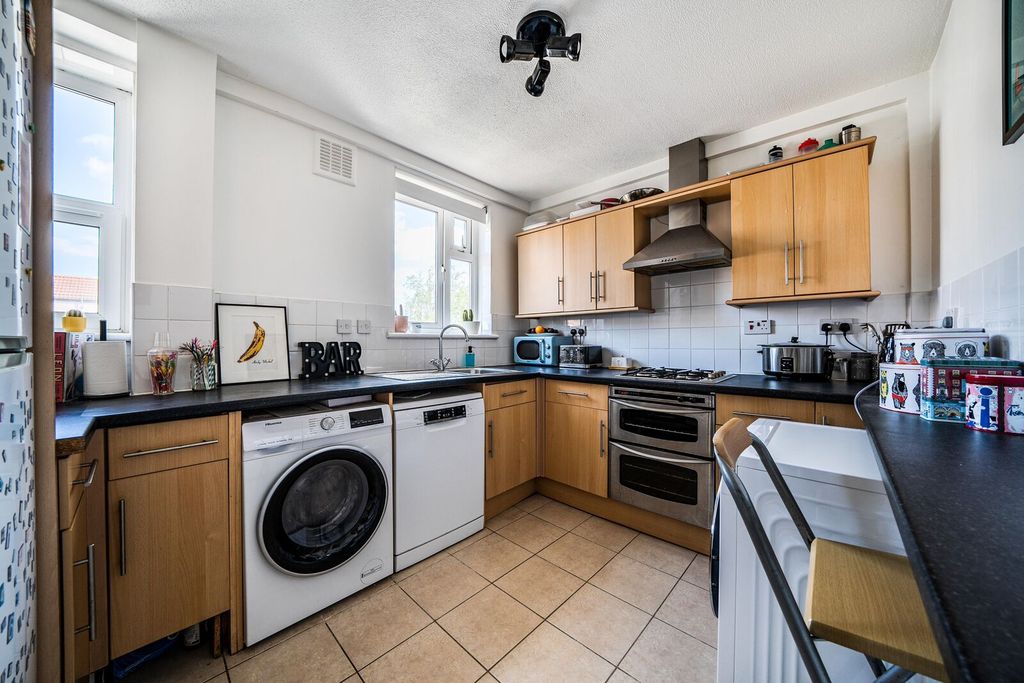 Property photo 1 of 5