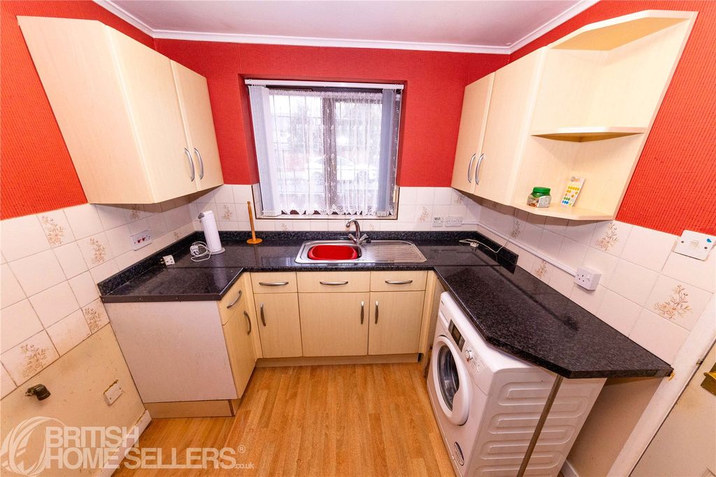 Property photo 2 of 33 Picture No. 23