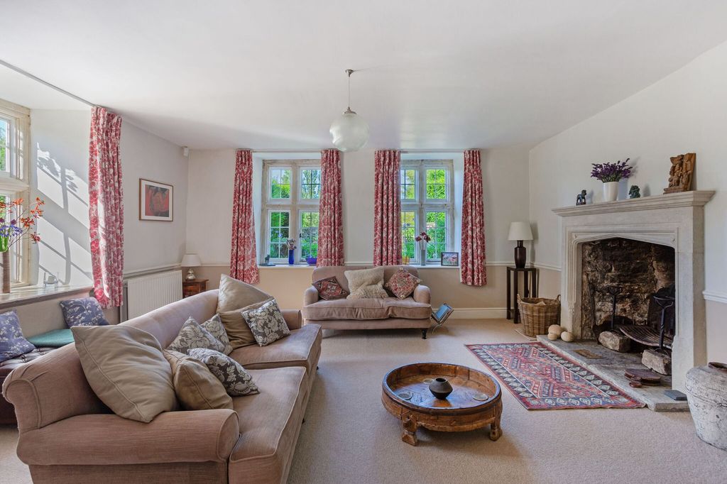 Property photo 2 of 24