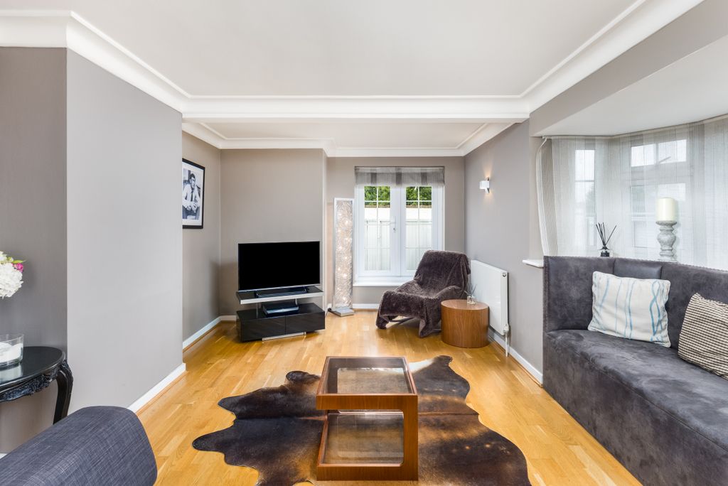 Property photo 3 of 11