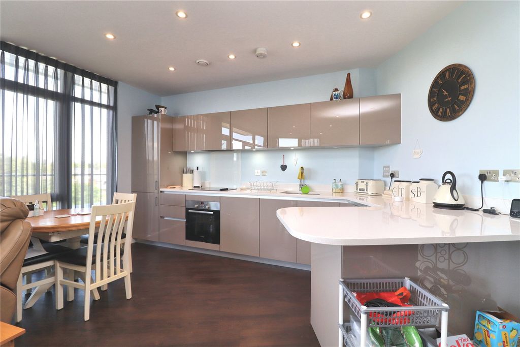 Property photo 2 of 17 Picture No. 07
