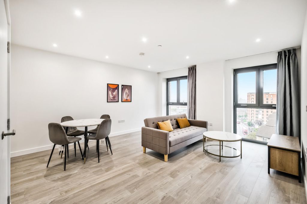 Property photo 1 of 21