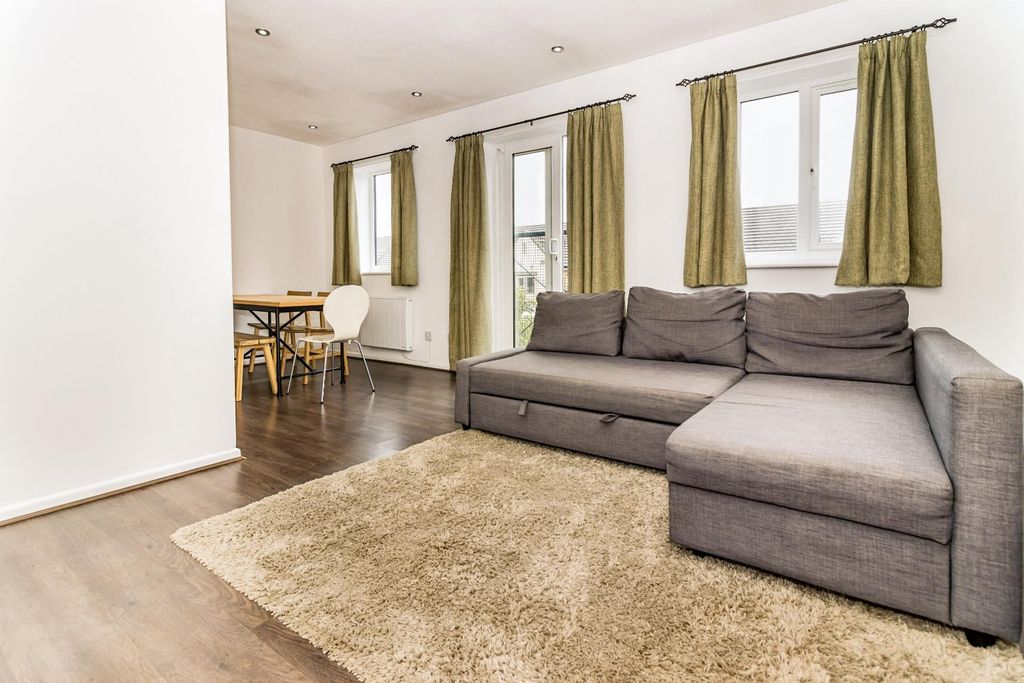 Property photo 2 of 8 Photo