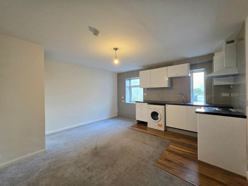 Property photo 2 of 7 Image