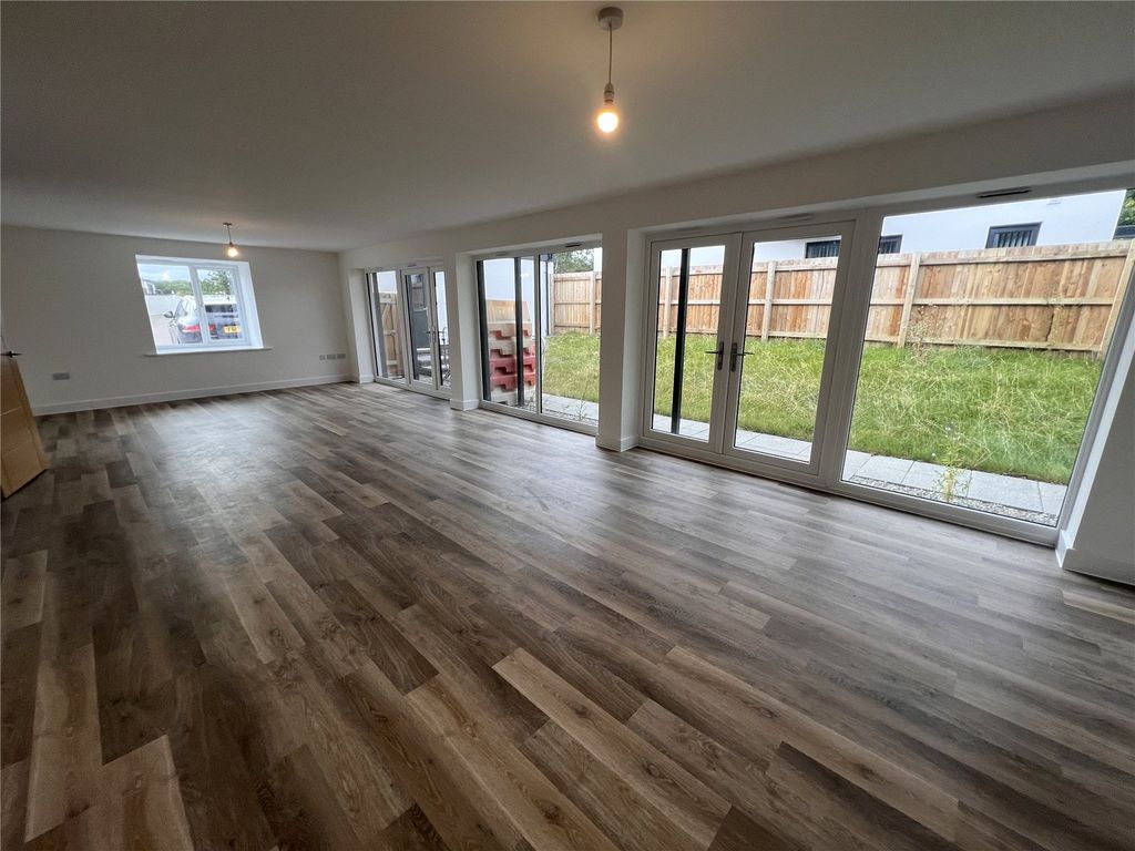 Property photo 2 of 13 Picture No. 04