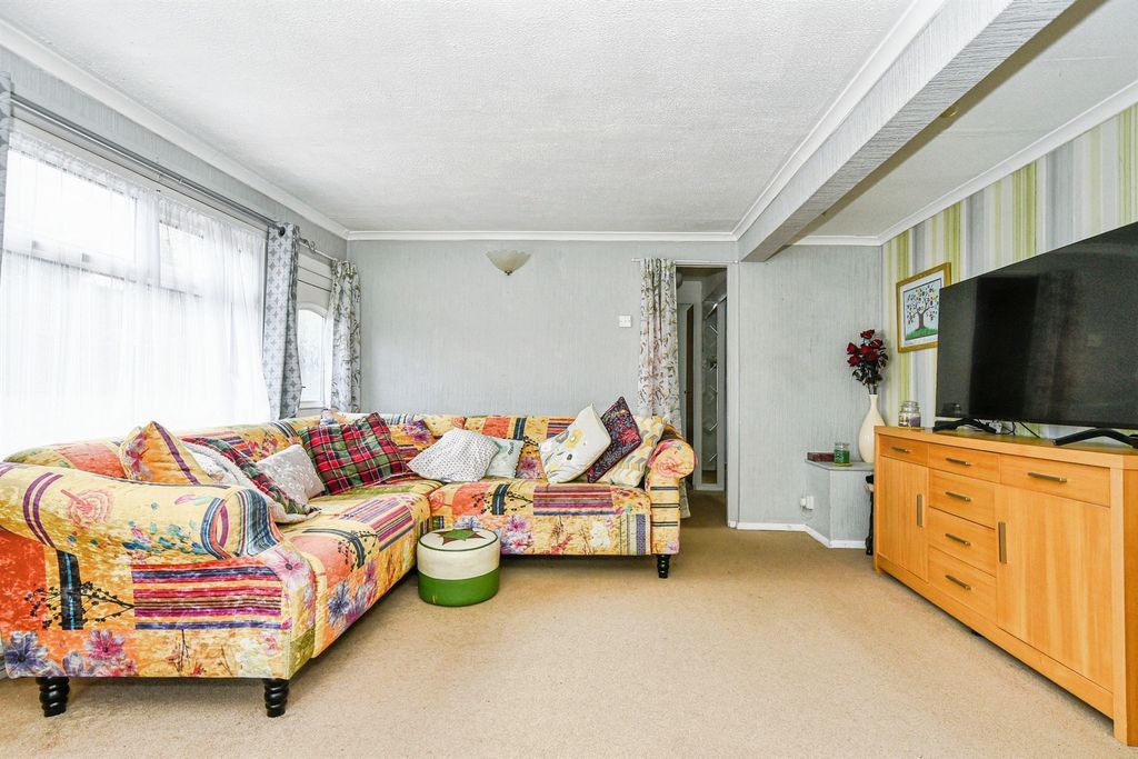 Property photo 3 of 18