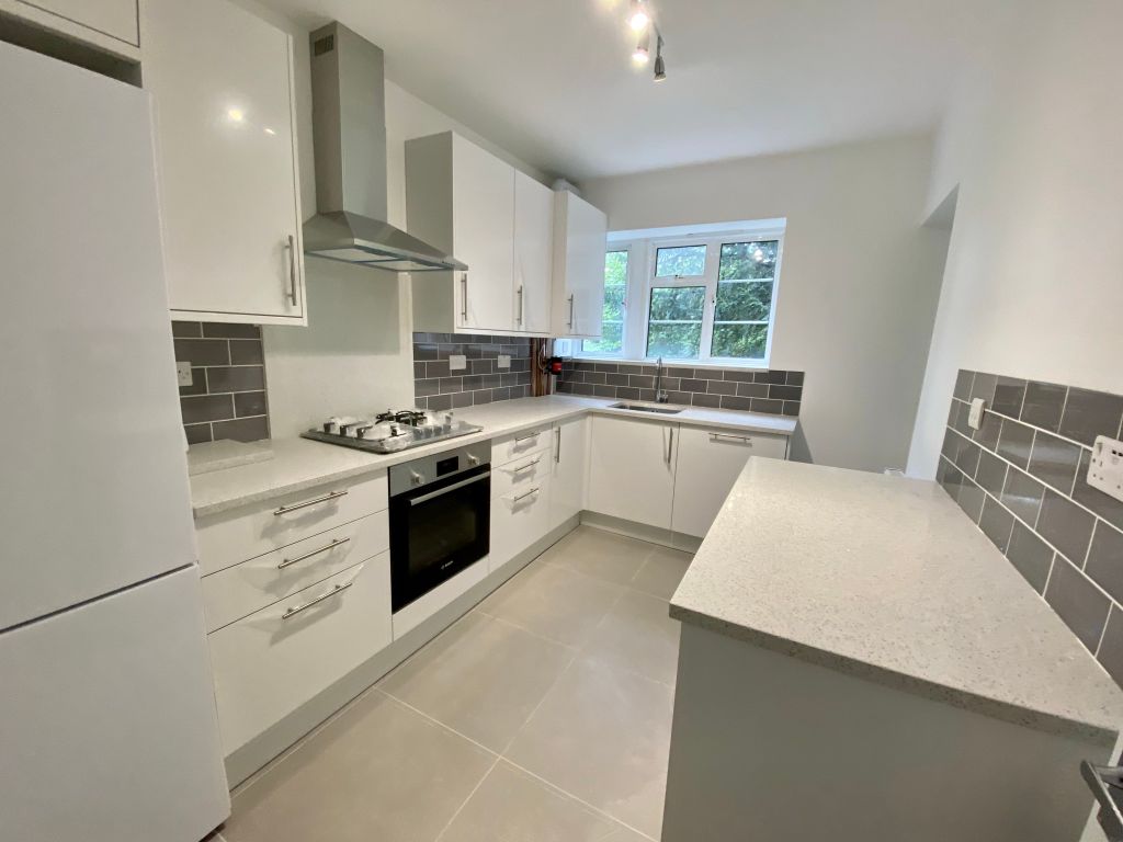 Property photo 2 of 6 Kitchen