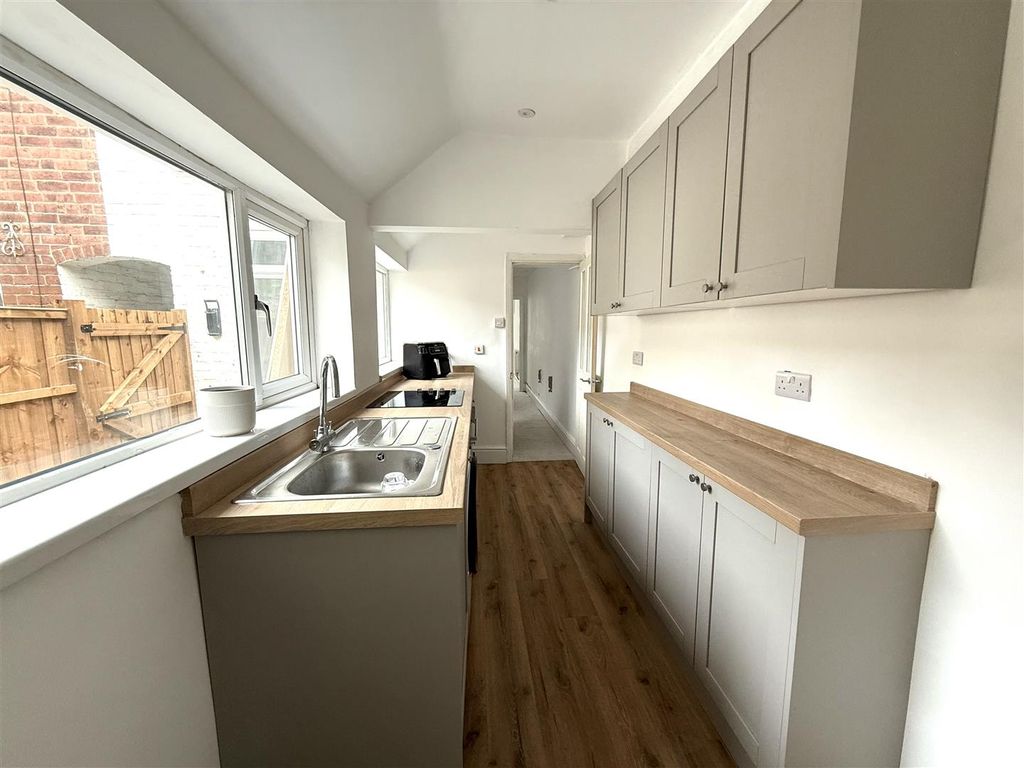 Property photo 2 of 12 41 Arch Street Kit.Jpeg