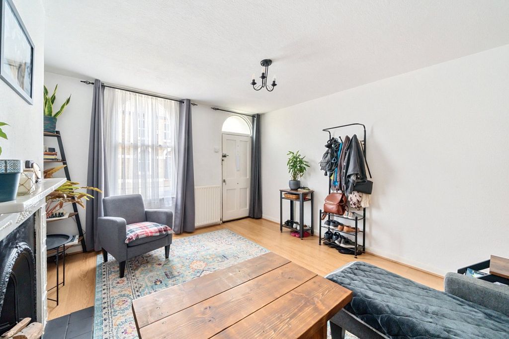 Property photo 3 of 10 Picture No. 02