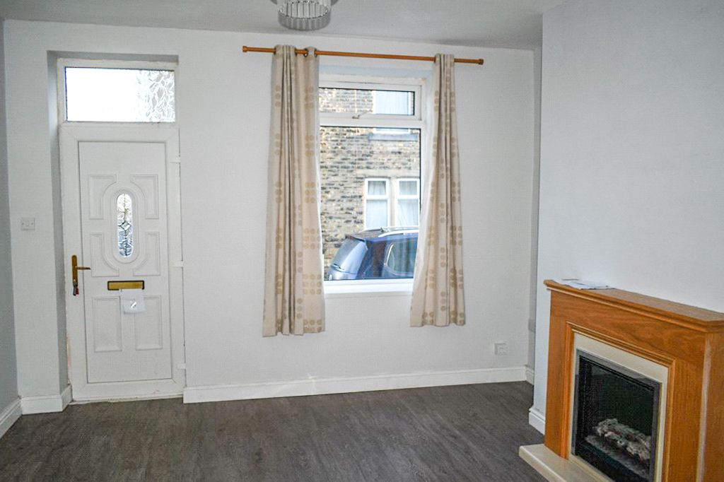 Property photo 2 of 11 Lounge