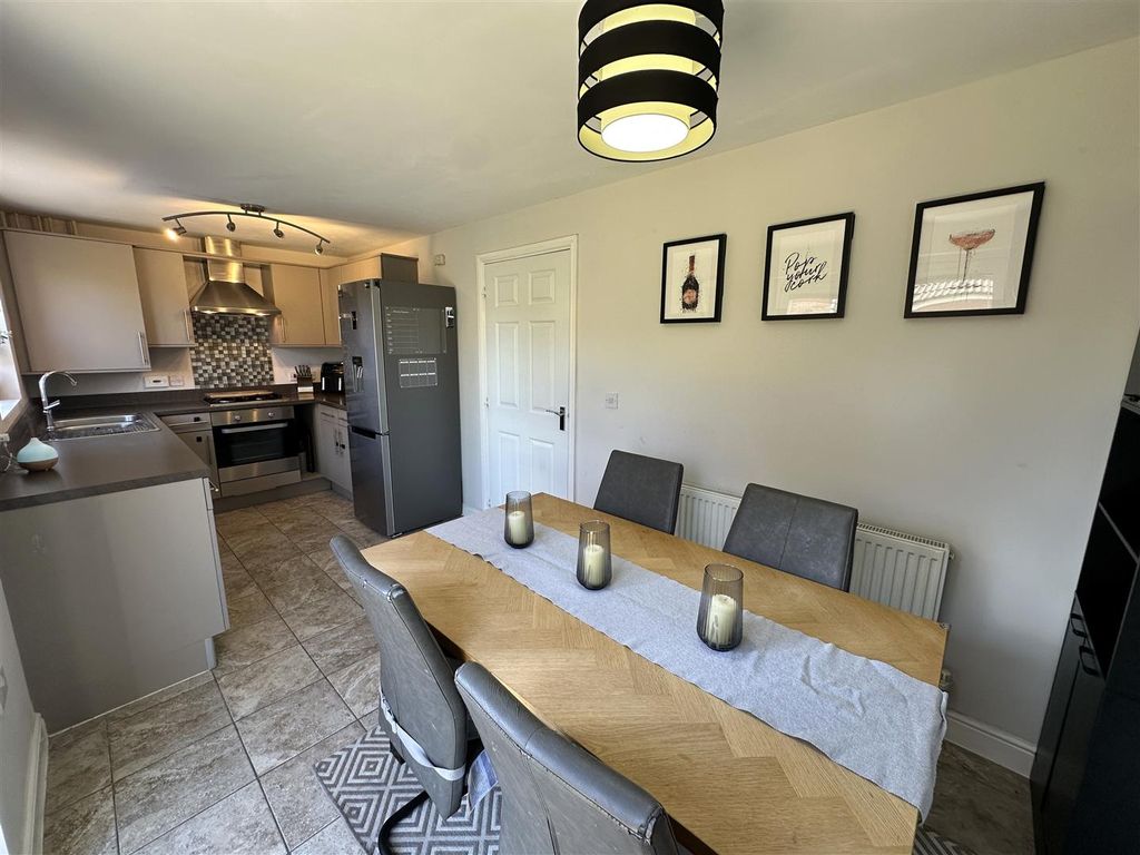 Property photo 2 of 19 Kitchen Diner