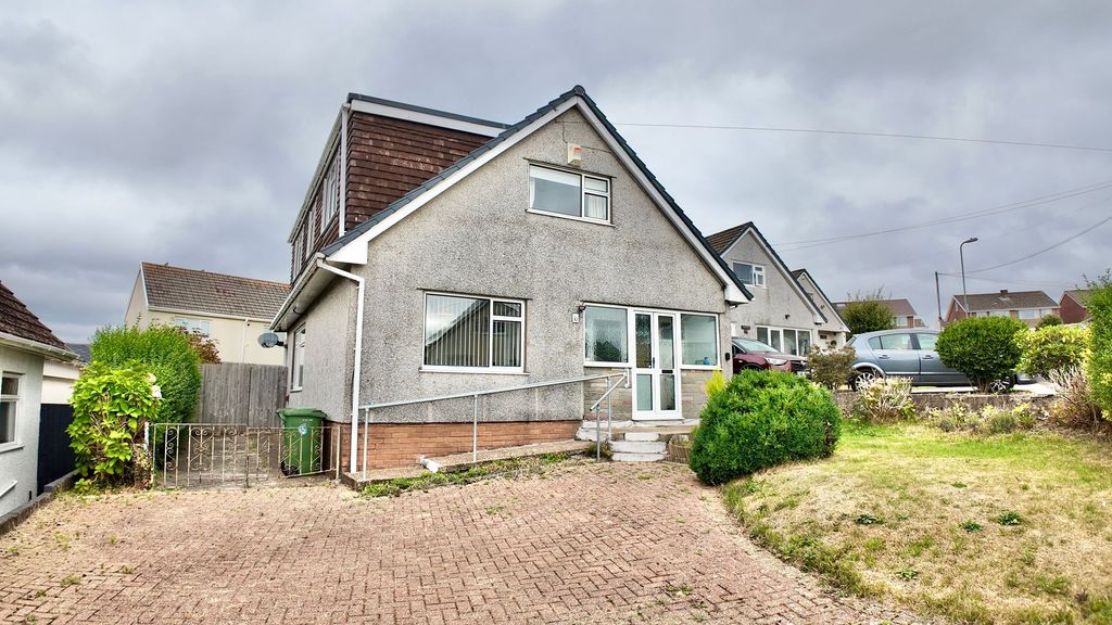 Property photo 1 of 40