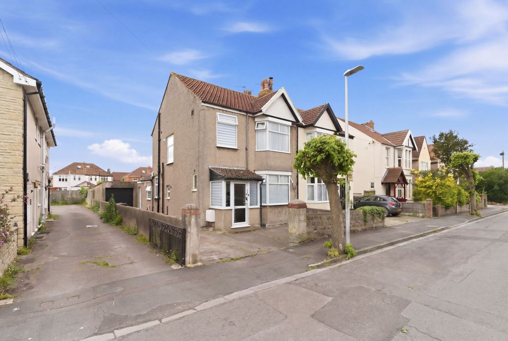Property photo 1 of 36