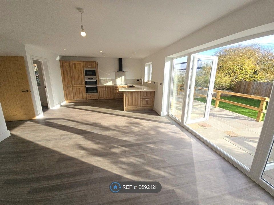 Property photo 3 of 20 Kitchen Diner