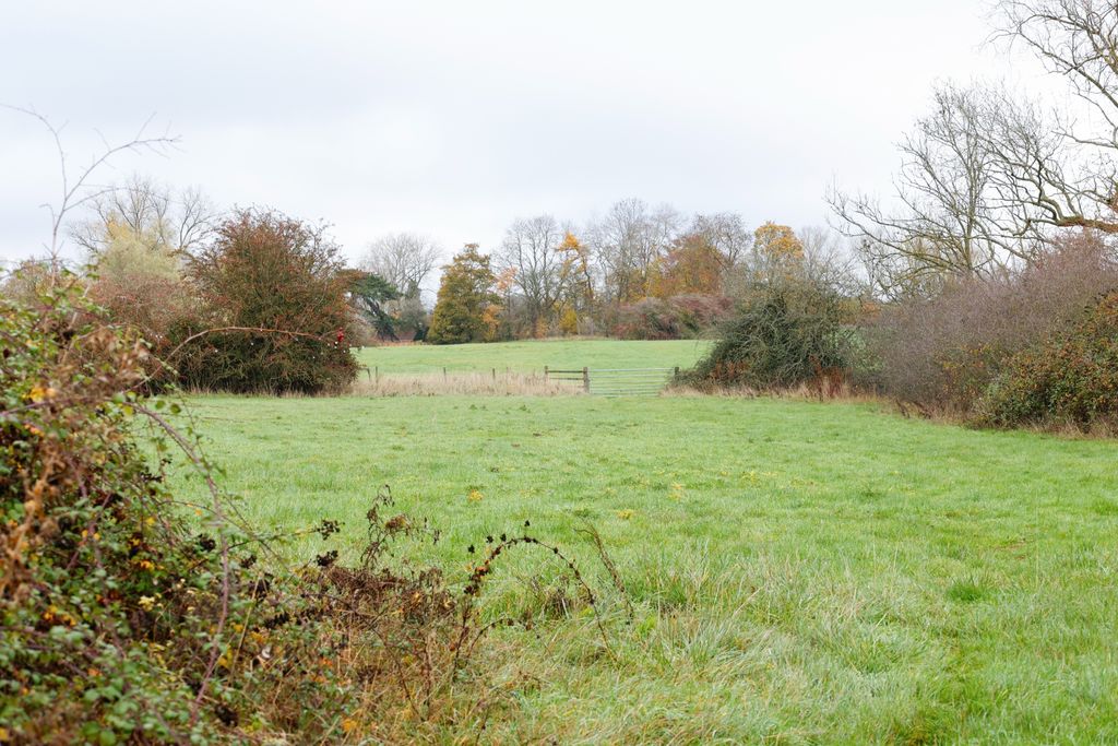 Property photo 1 of 4 Photo 6