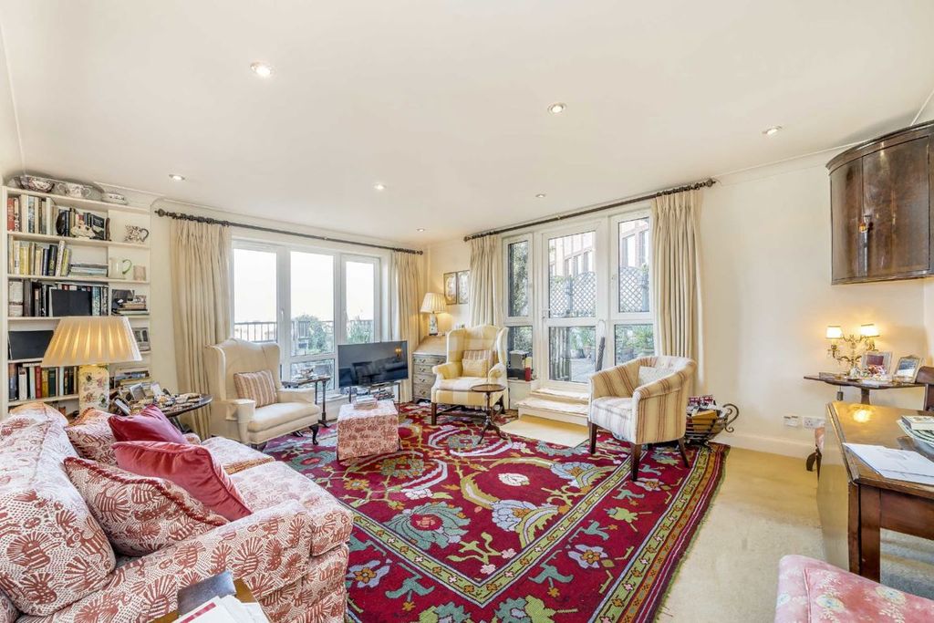 Property photo 2 of 11