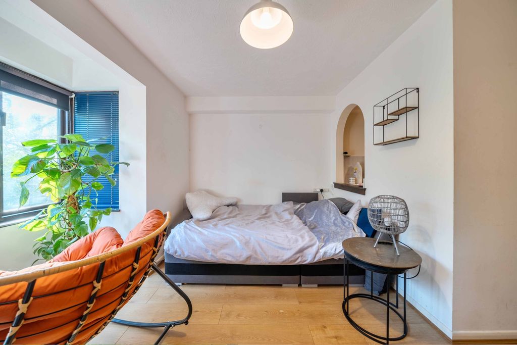 Property photo 3 of 15 Photo 2