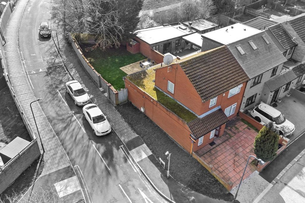 Property photo 3 of 22