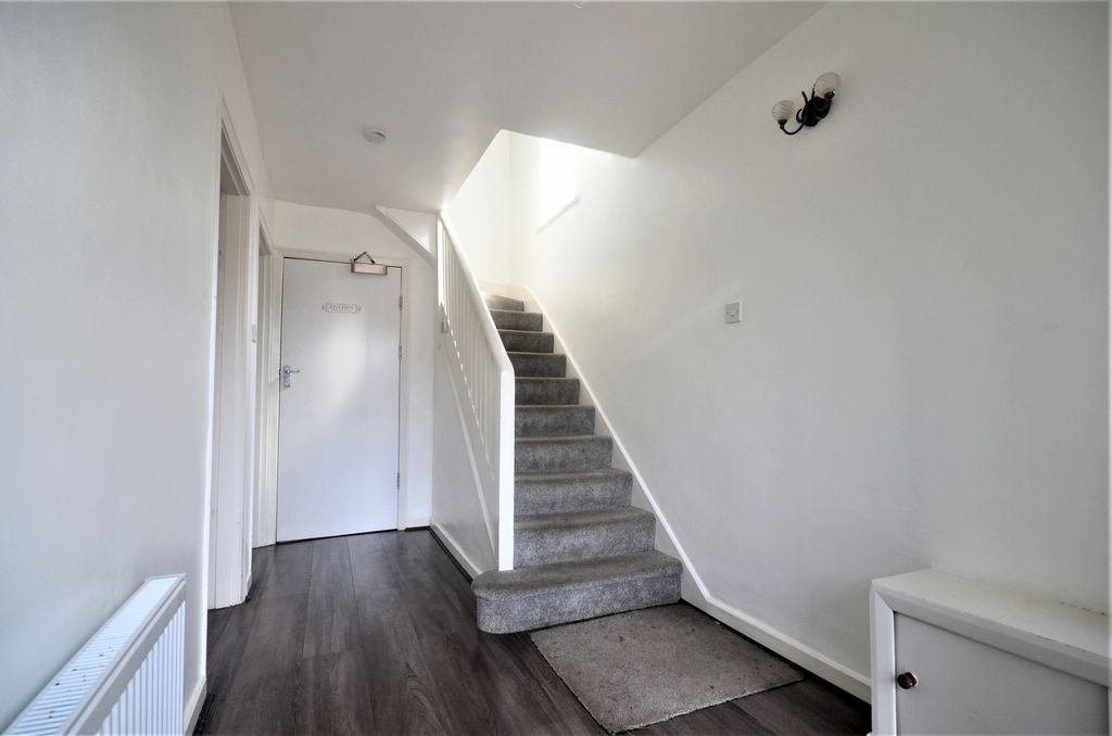 Property photo 2 of 11 Gallery