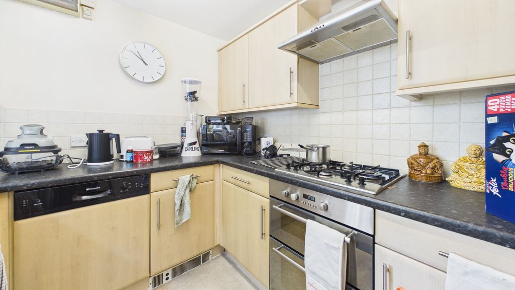 Property photo 2 of 17 3643135